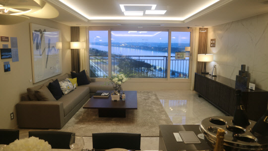 검암역 로열파크씨티 푸르지오 101㎡타입 유니트 모습.  <이상현 기자 ishsy@>